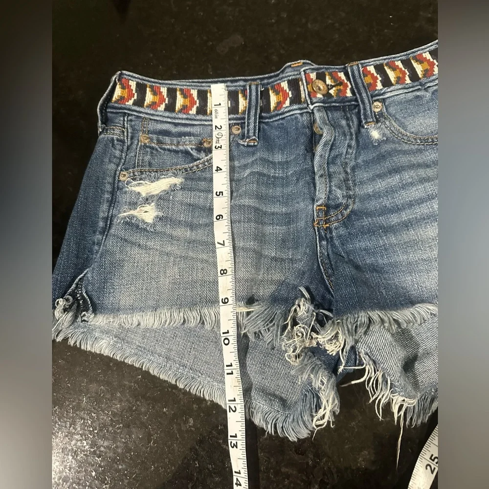 Abercrombie & Fitch Tribal Belt Band Distressed Embroidered Shorts Sz 27